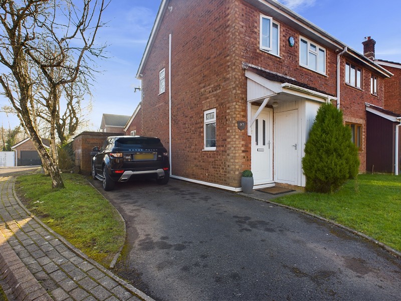 Driveway & Front Entrance