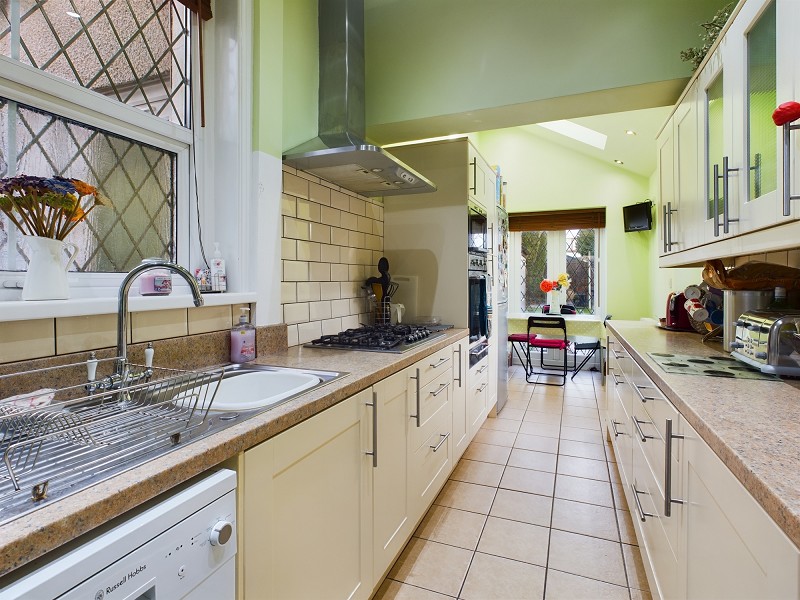 Kitchen/Breakfast Area