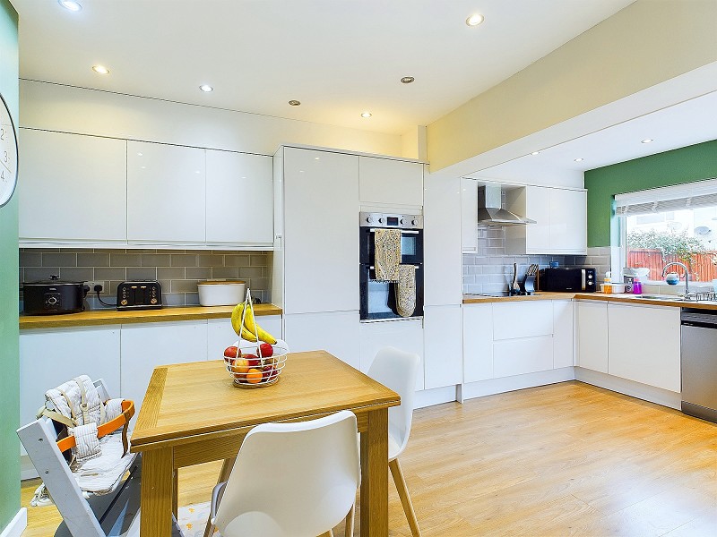 Kitchen/Dining Area