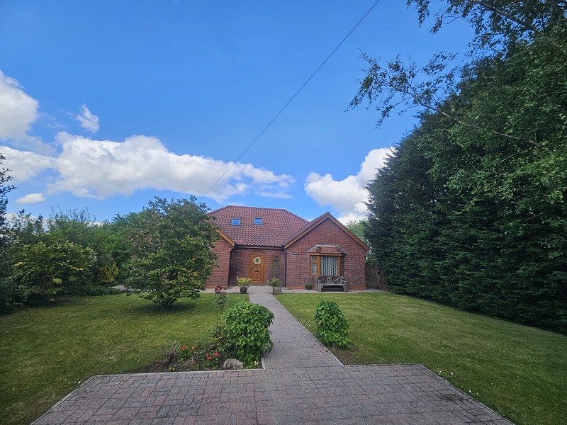 Driveway & Front Entrance