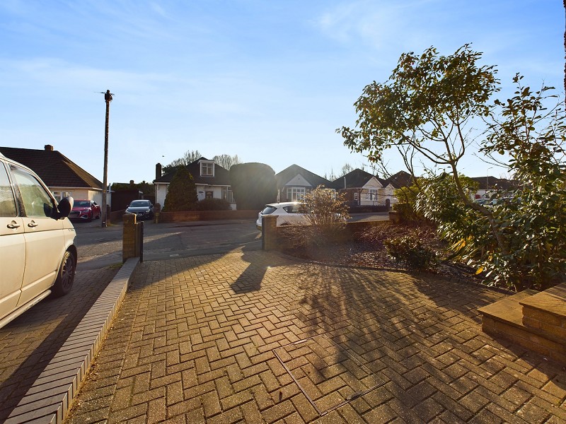Driveway & Front Entrance