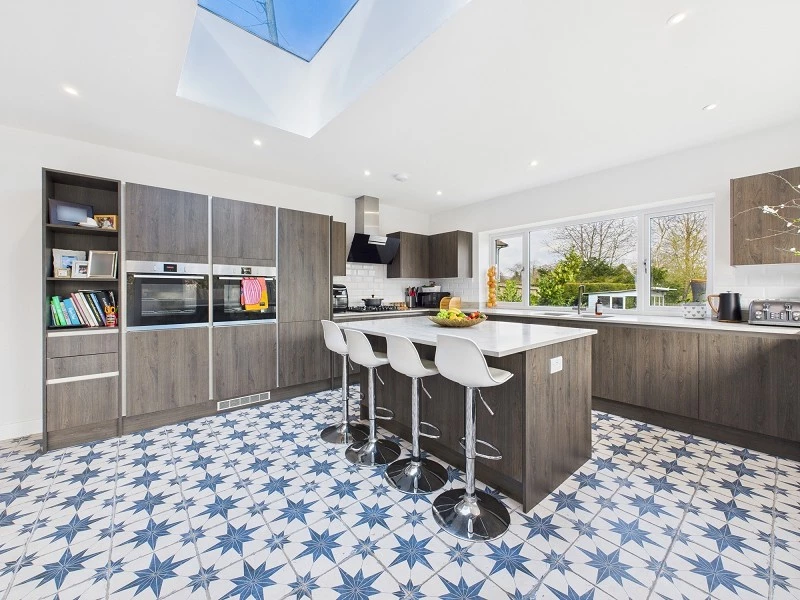 Kitchen/Breakfast Area