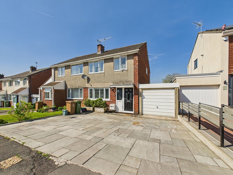 Driveway & Front Entrance