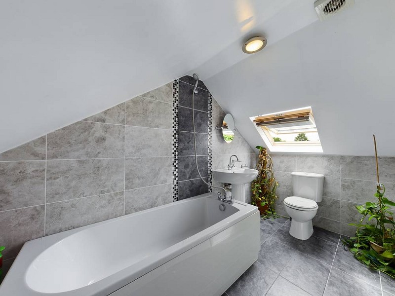 En Suite Bathroom