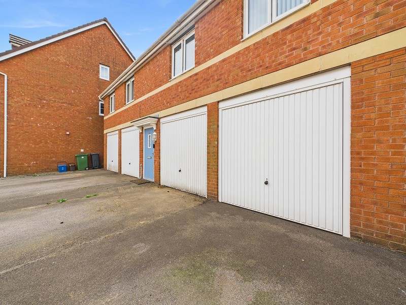 Garage & Driveway