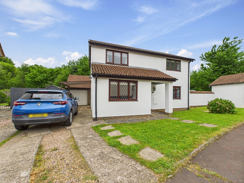 Similar Property: Detached in Cardiff