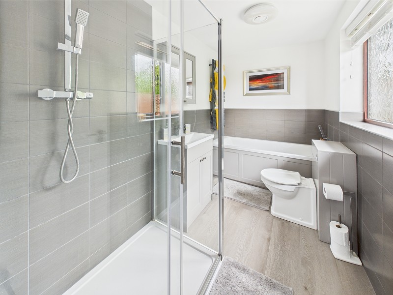 Bath/Shower Room