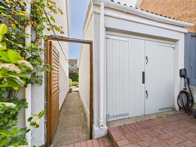 Detached Garage