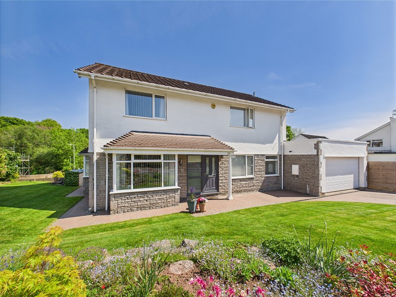 Similar Property: Detached in Cardiff
