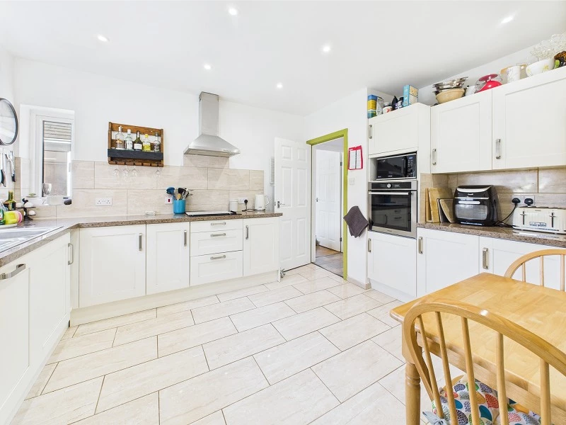 Kitchen and breakfast room