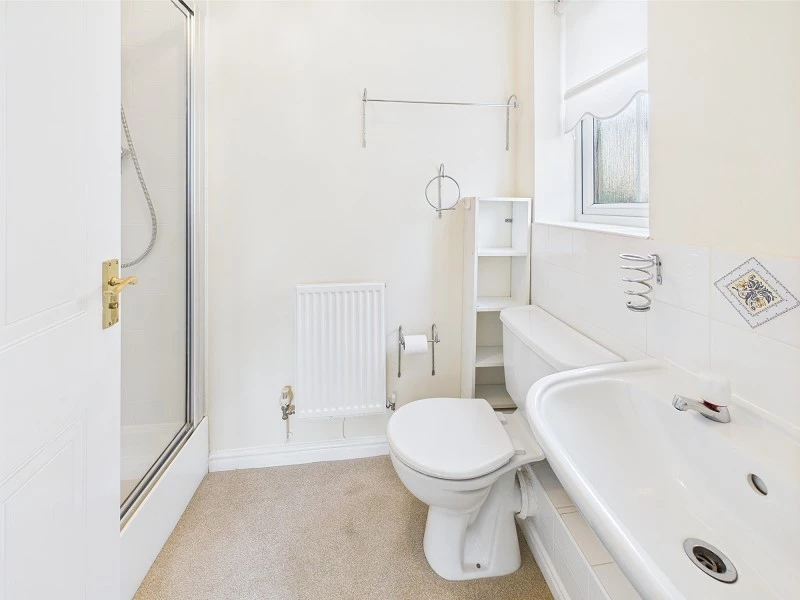 En Suite Shower Room to Bedroom 1