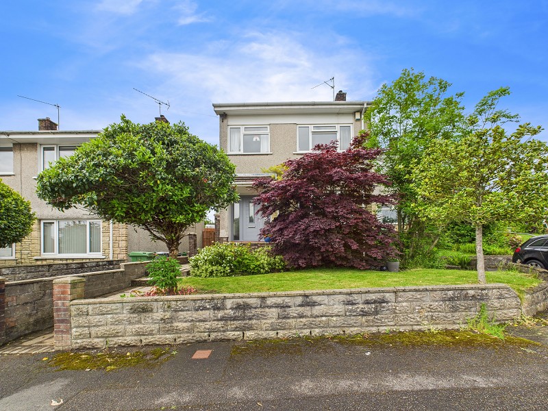 Similar Property: Semi Detached in Cardiff
