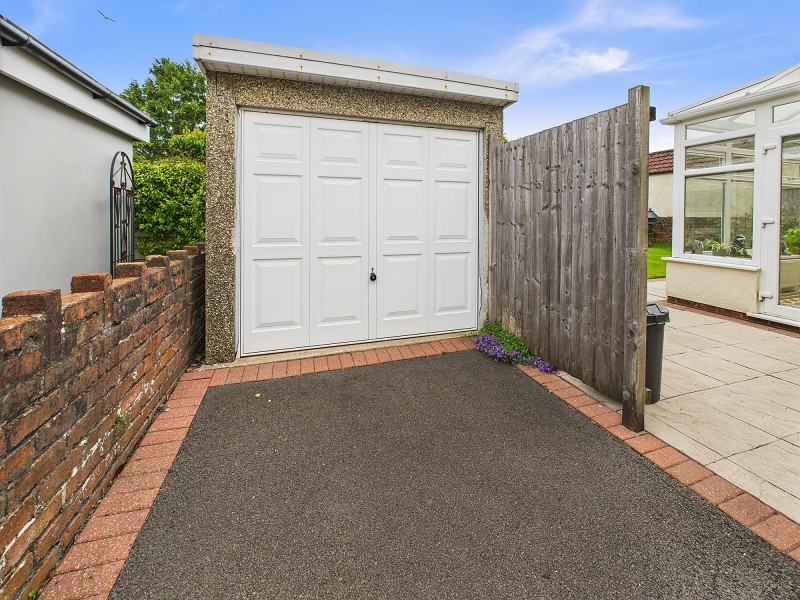 Detached Garage