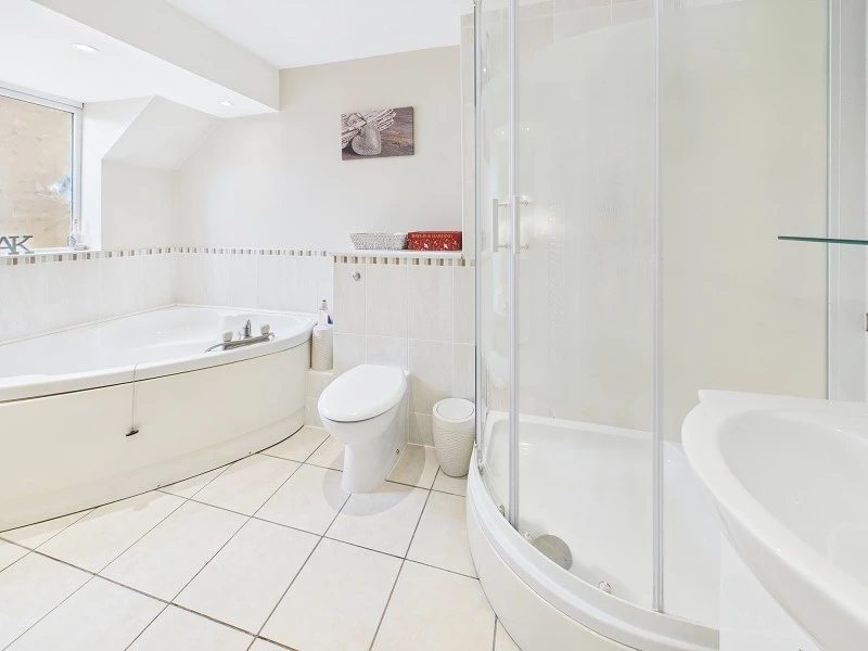 En Suite Bathroom to Bedroom 1