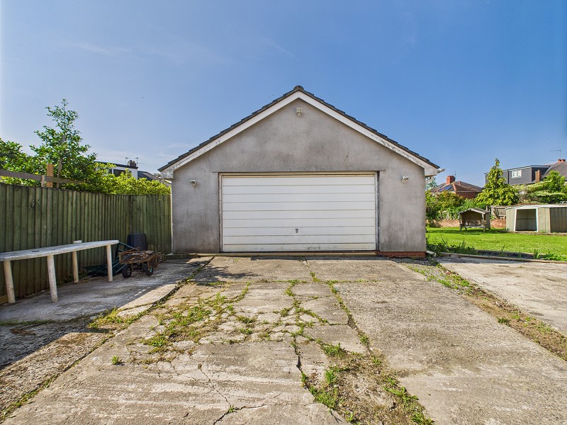 Detached Garage
