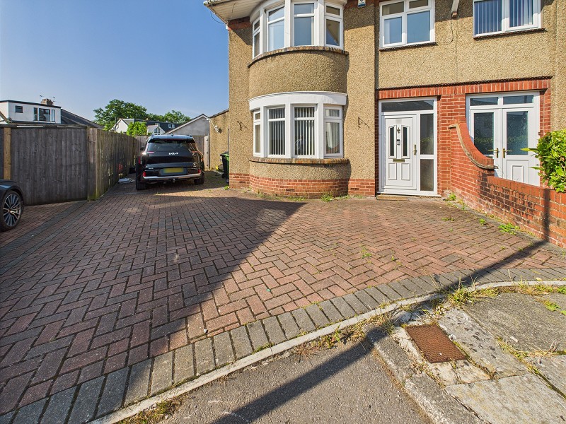 Driveway & Front Entrance