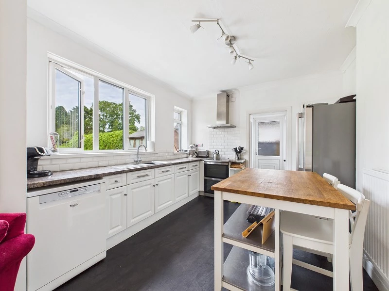 Kitchen and breakfast room