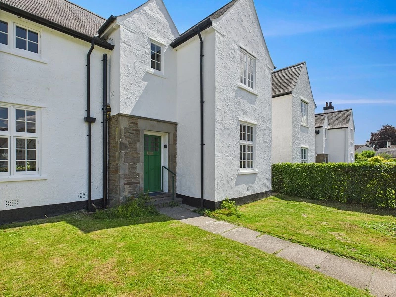 Front Garden & Entrance