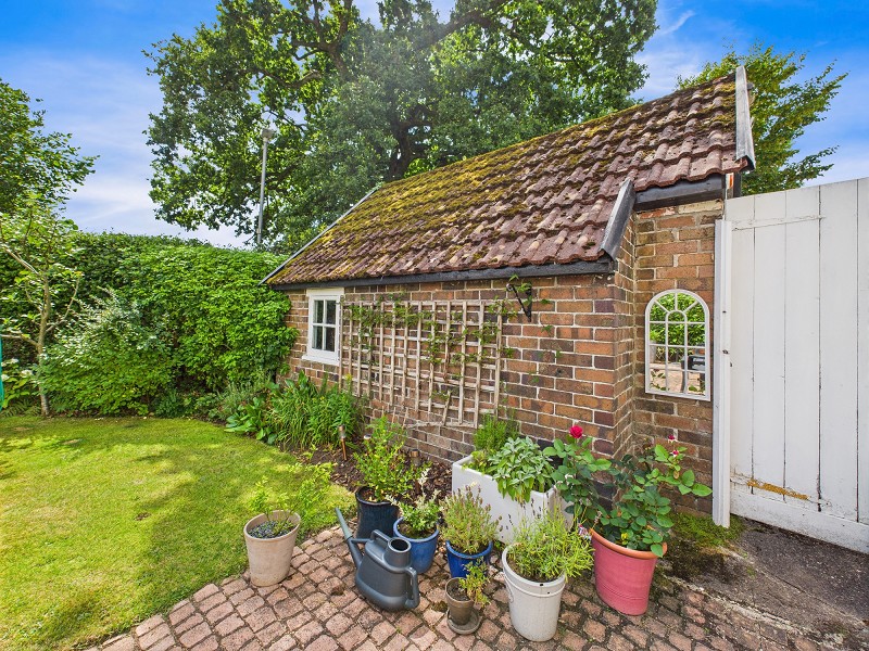 Detached Garage
