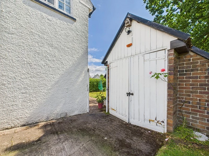 Detached Garage