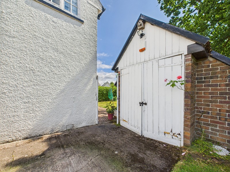 Detached Garage