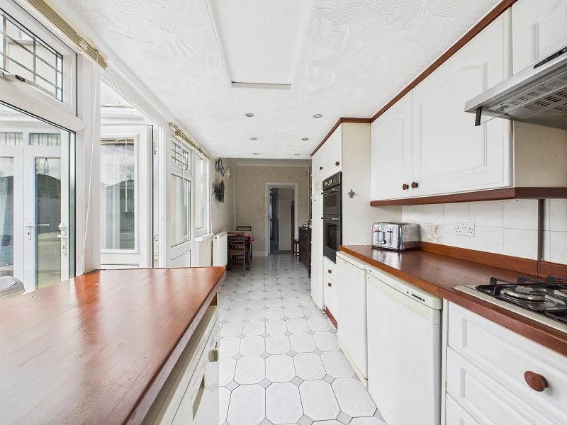 Kitchen and breakfast room