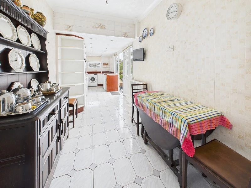 Kitchen and breakfast room