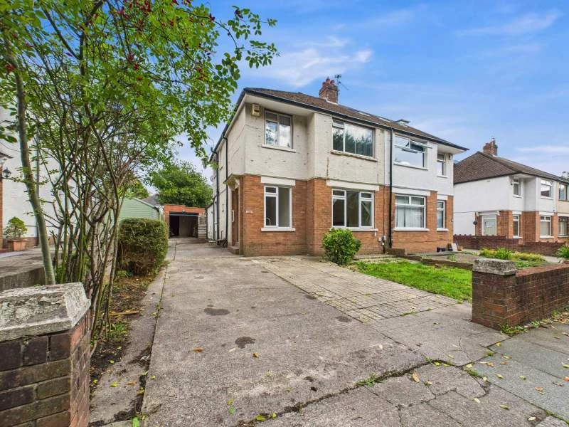 Driveway & Front Garden