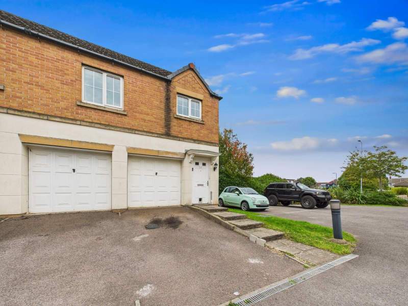 Driveway & Front Entrance