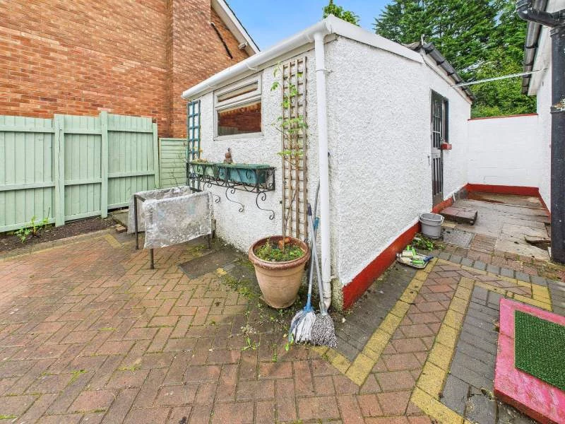 Detached Garage