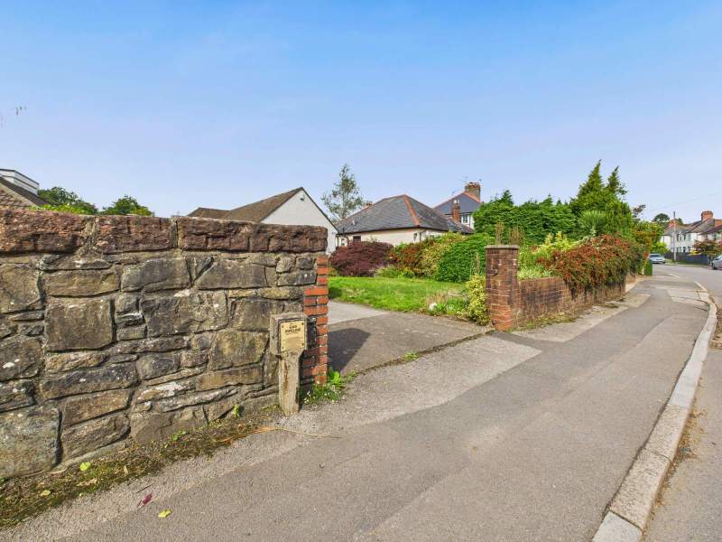 Driveway & Front Entrance