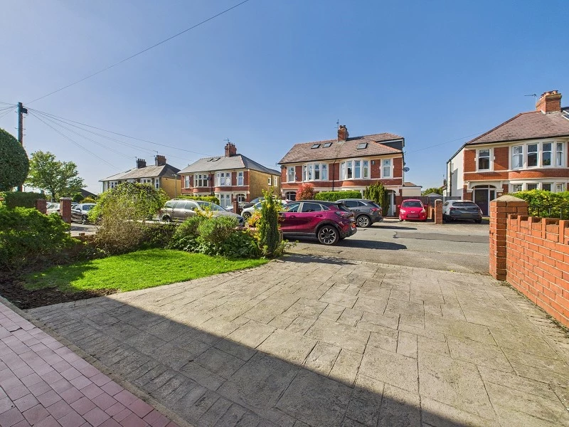 Driveway & Front Garden