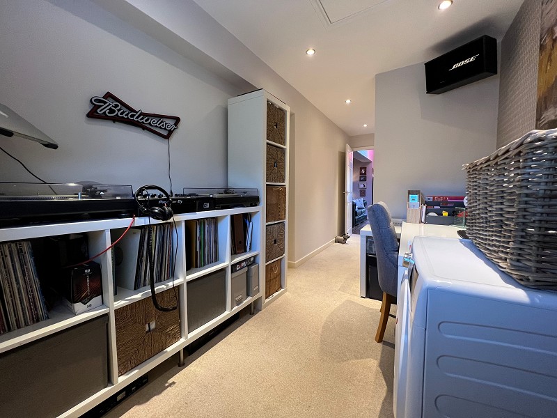 Home Office/Bedroom 4