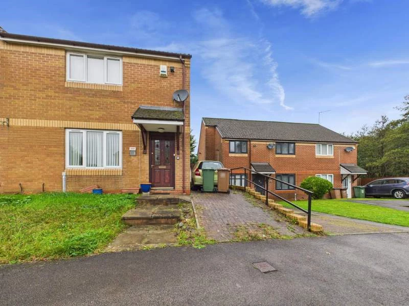 Driveway & Front Entrance