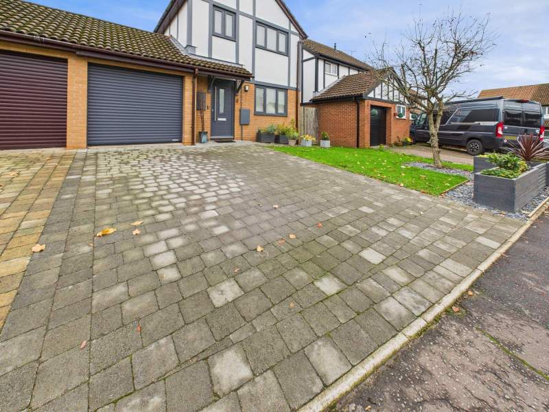 Driveway & Front Entrance