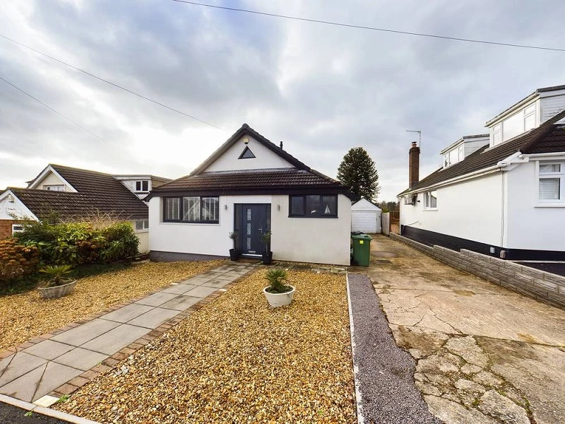 Driveway & Front Entrance