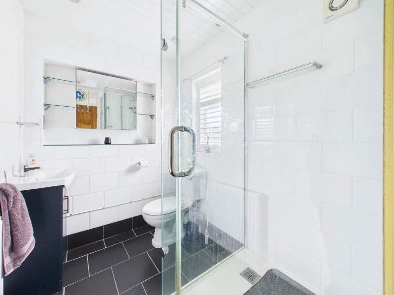 Shower Room/Wc