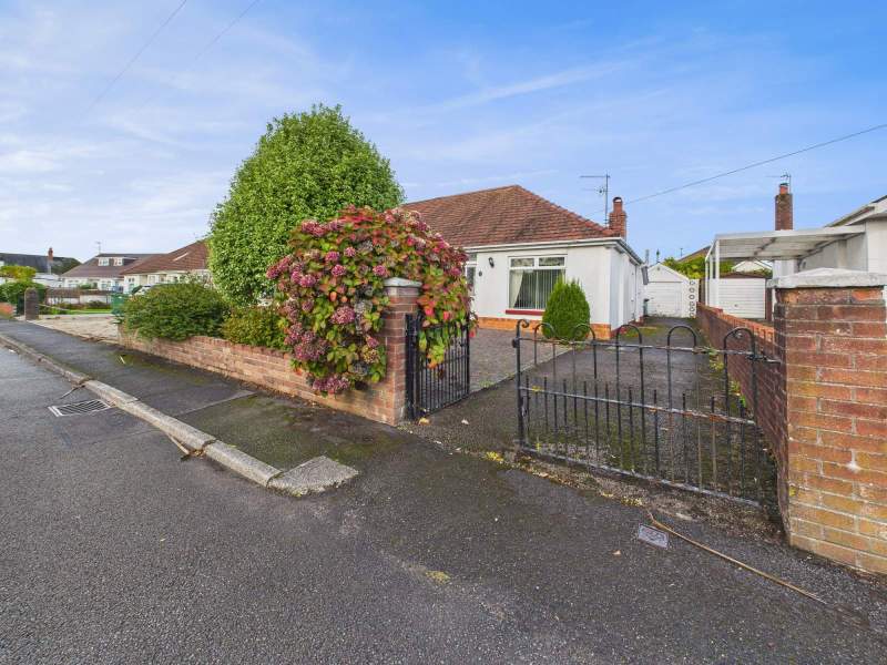 Driveway & Front Entrance