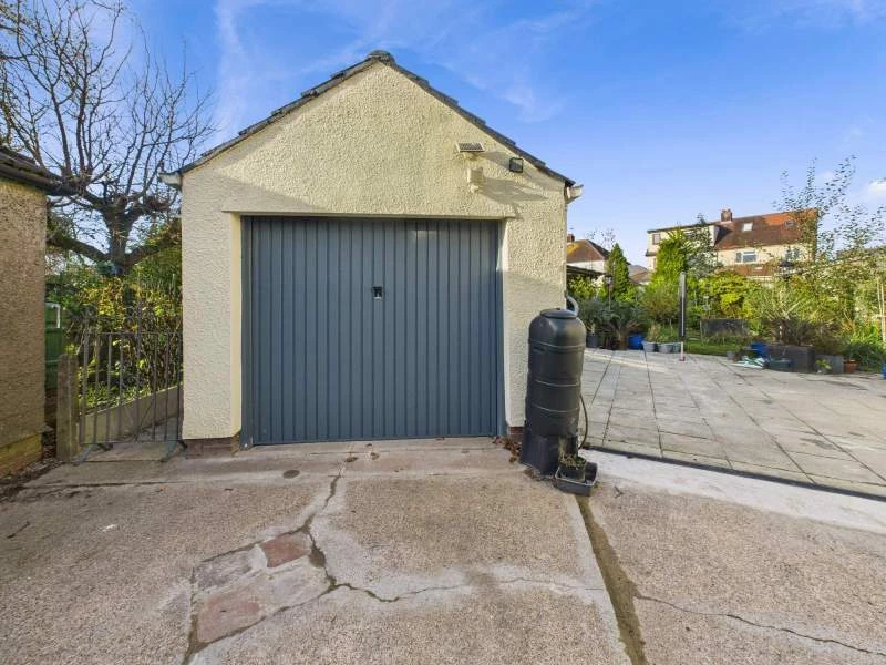 Detached Garage