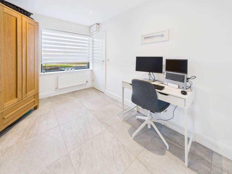 Bedroom 4/Home Office