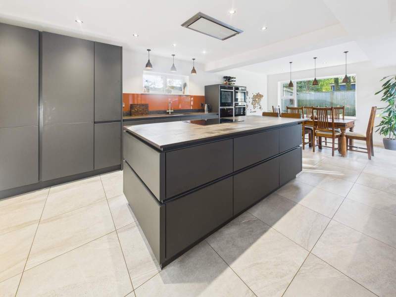 Kitchen/Breakfast Area