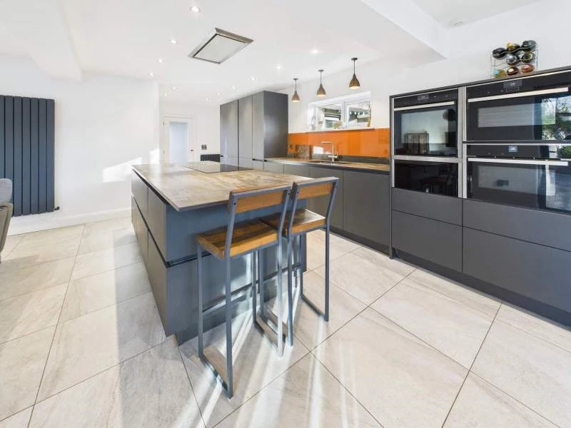 Kitchen/Breakfast Area