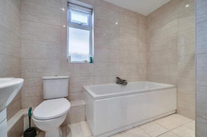 Bath/Shower Room