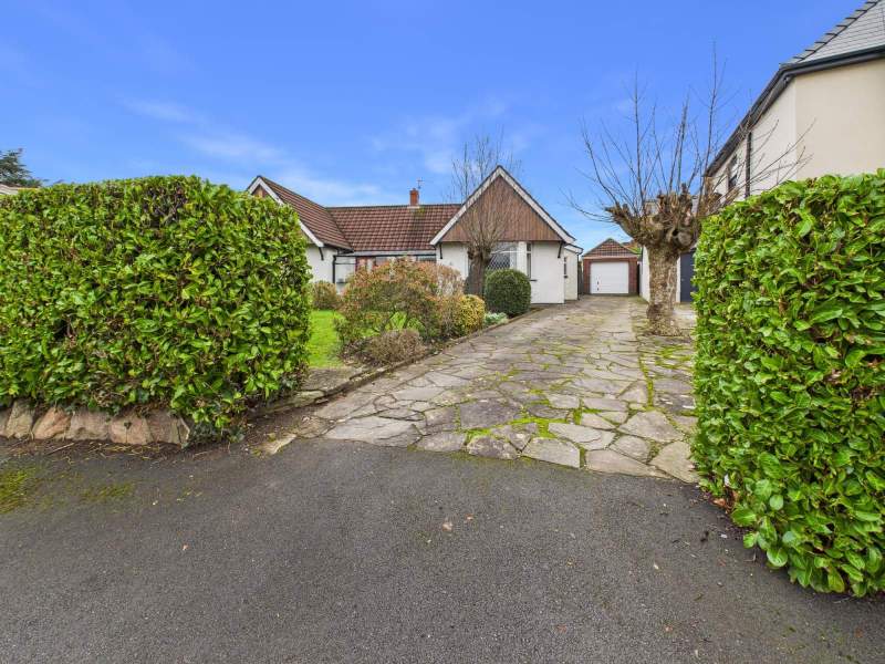 Driveway & Front Entrance