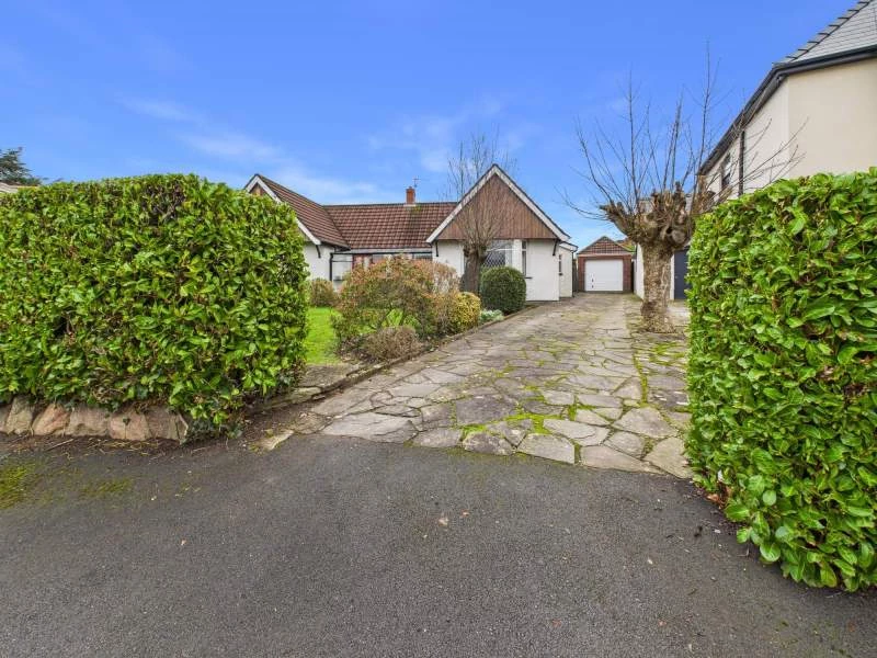 Driveway & Front Entrance