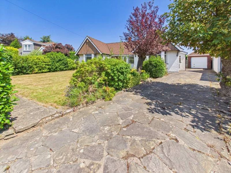 Driveway & Front Entrance