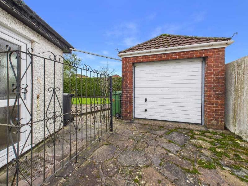 Detached Garage/Workshop