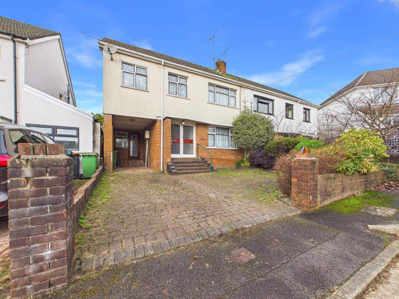 Driveway & Front Entrance