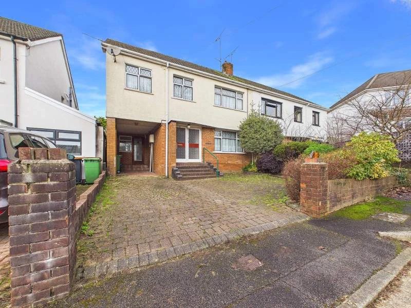 Driveway & Front Entrance