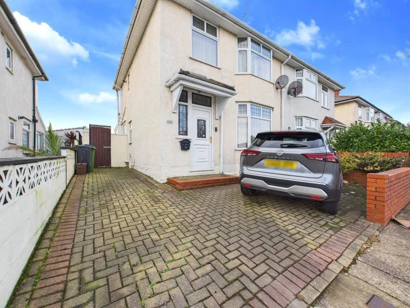 Driveway & Front Entrance